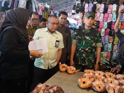 Sidak Dua Pasar, Pjs Bupati Banjar Sebut Kenaikan Harga Masih Stabil