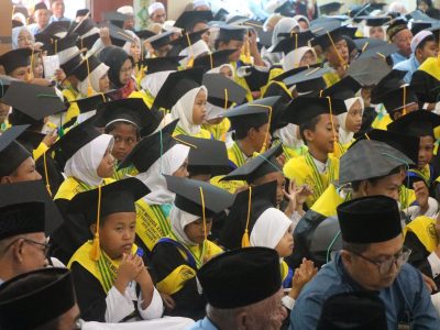 1.662 Santri Santriwati TK/TPA Diwisuda