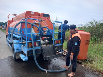 Warga Kesulitan Air Bersih, BPBD Banjar Suplai di Empat Desa   