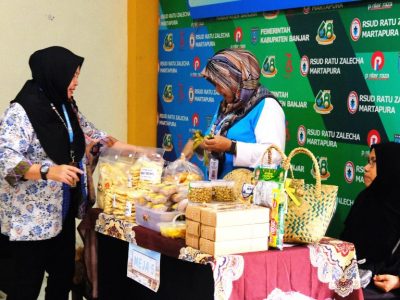 RSUD Ratu Zalecha Gelar Pasar Murah Ramadan, Karyawan Antusias Berbelanja