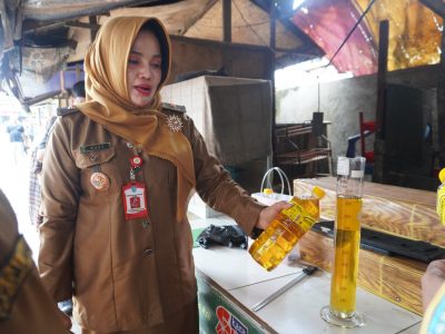 DKUMPP Banjar Lakukan Uji Takar Produk MinyaKita Yang Beredar Di Pasaran