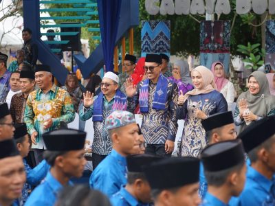 Bupati Lepas Peserta Pawai Taaruf dan Buka Resmi Bazar MTQ Nasional XXXVI Kalsel