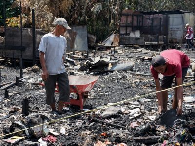 Pemkab Banjar Salurkan Bantuan Untuk Korban Kebakaran di Astambul