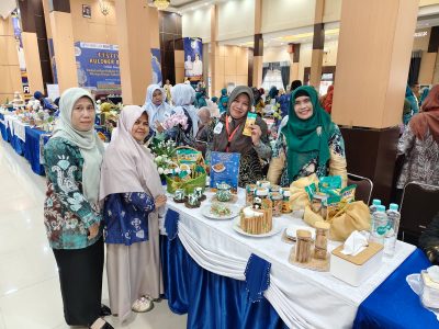BAPPEDALITBANG RAIH HARAPAN II PADA LOMBA KUE TRADISIONAL