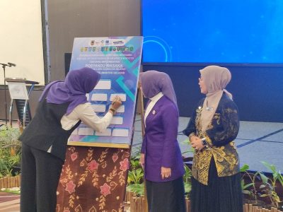 Ketua TP Posyandu se-Kalsel Teken Komitmen Implementasi Enam Bidang SPM