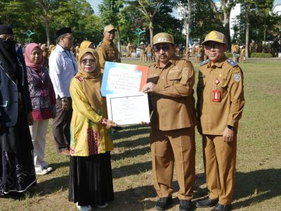 KREATIVITAS DAN INOVASI MENGALIR DI KABUPATEN BANJAR, PEMENANG KOMPETISI INTAN BANJAR DAN LKTI 2025 TERIMA PENGHARGAAN